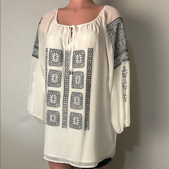 Calvin Klein Women’s White Top Tunic With Black Embroidery 3/4 Sleeves - Picture 4 of 10